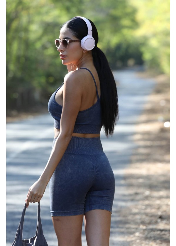 Seamless Kadın Yüksek Bel Toparlayıcı Spor Şort – Esnek, Şekil Verici & Nefes Alan Aktif Spor Şortu